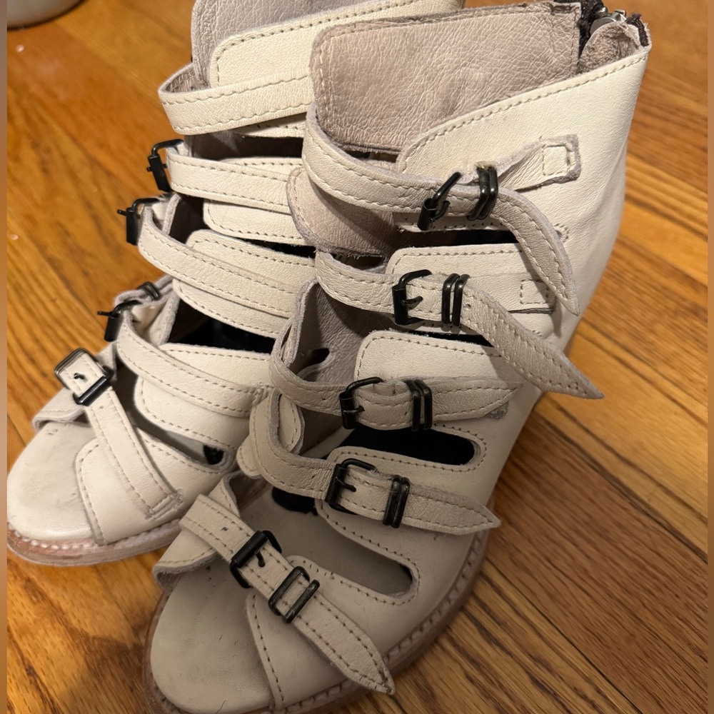 FREEBIRD Quinn Sandal.